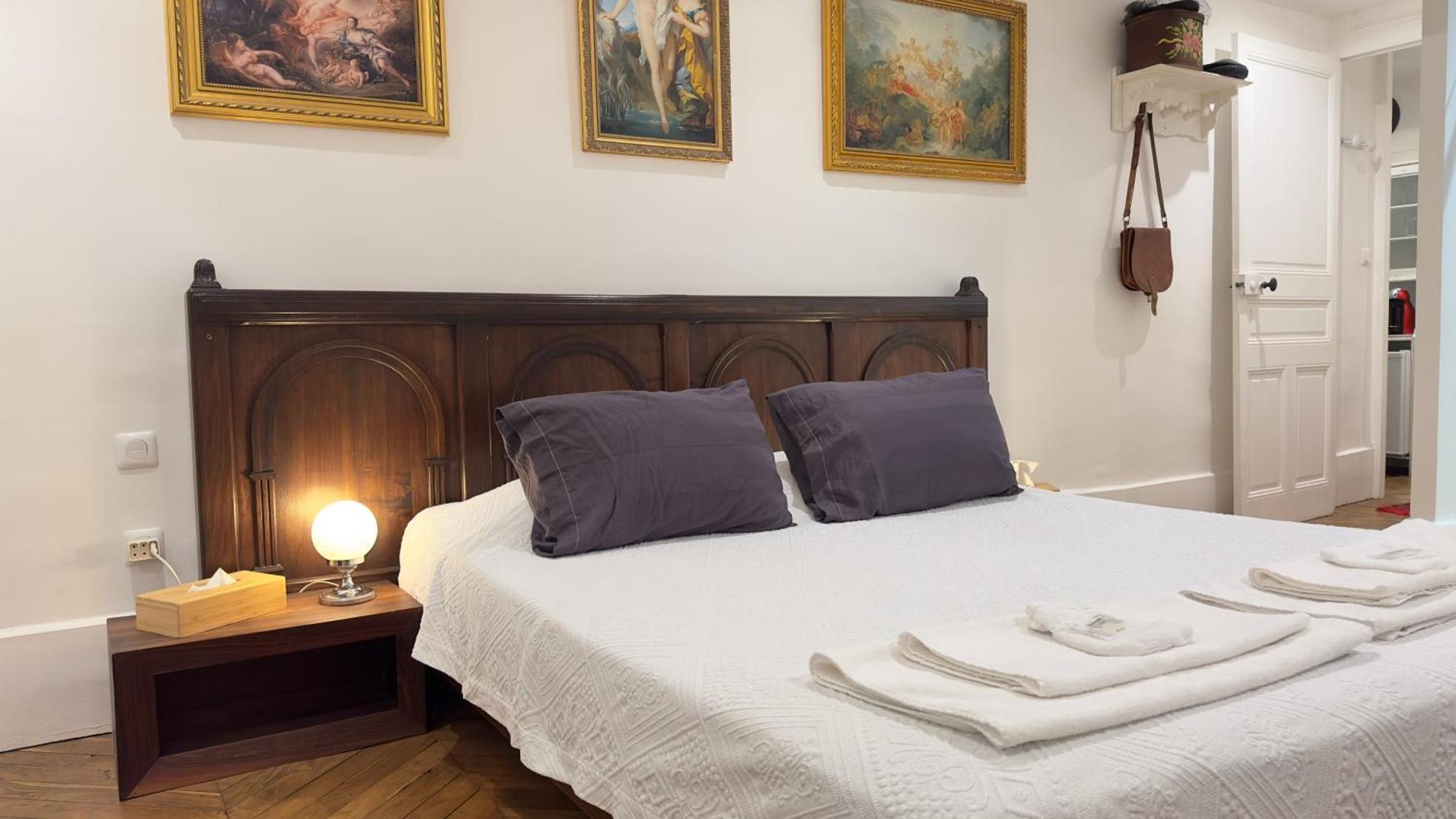 Chambre De Charme Au Coeur Du Vieux Valence - Confort & Calme Luaran gambar